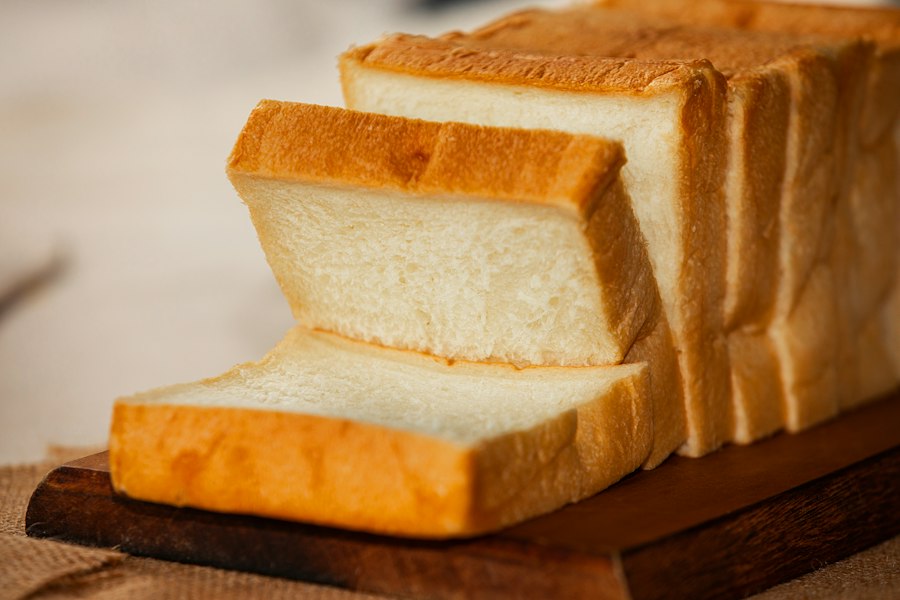 ほとりの食パン
