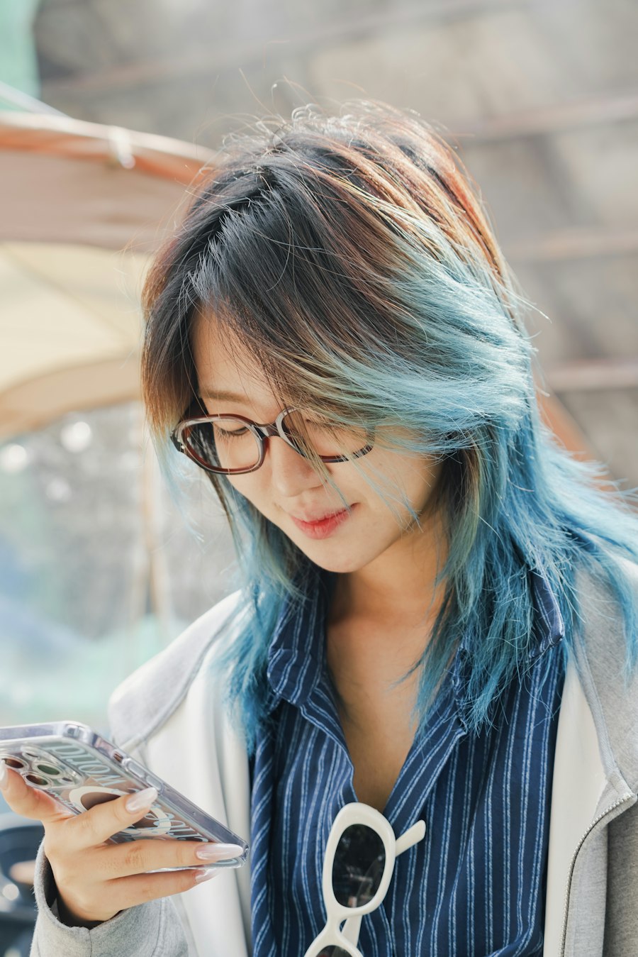 インナーカラー（ブルー）のヘアスタイル